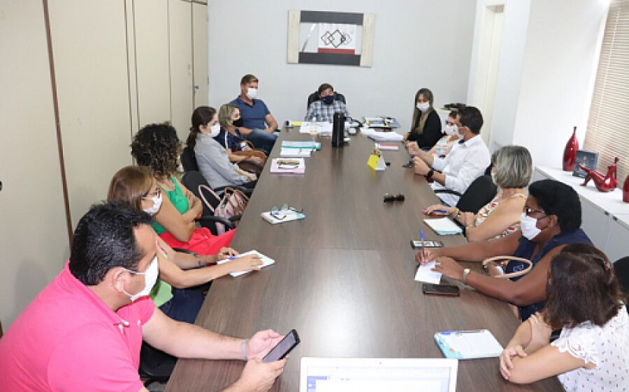 Decreto municipal regulamenta volta às aulas  nas escolas municipais e particulares em Coxim