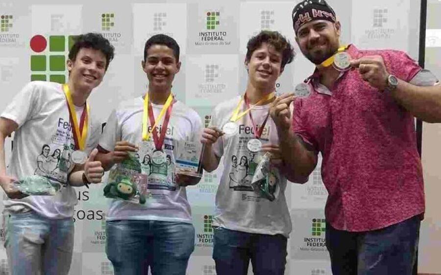 Pesquisa de alunos de Aparecida do Taboado é finalista em feira nacional