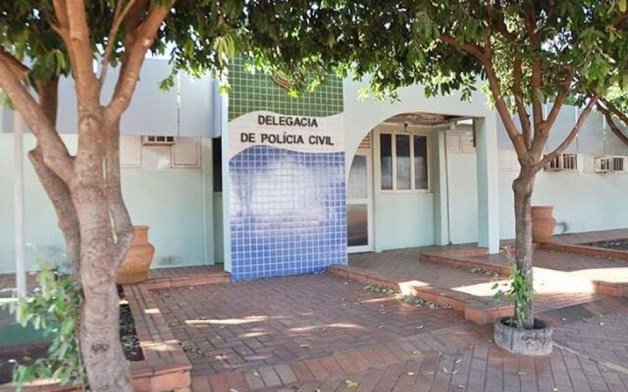 Médica descobre carretéis de linha dentro de genitália de idosa