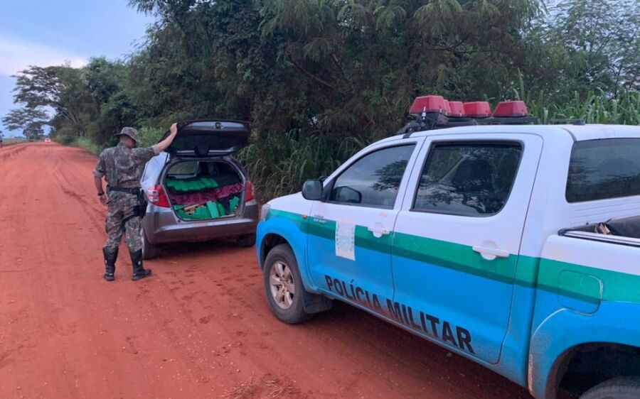 Menino de 17 anos vem de MG a MS para levar 325 kg de droga; PM diz que ele dirigia trocando placa d