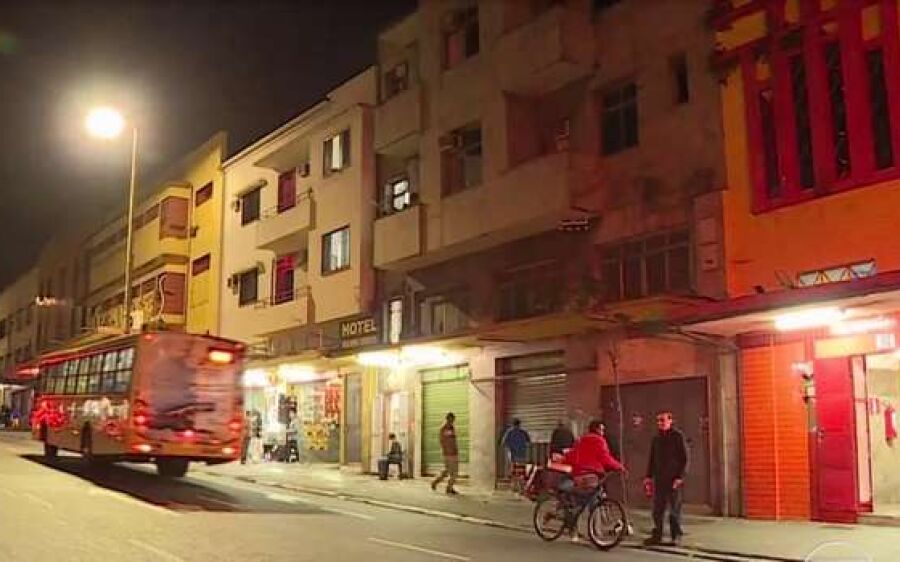 Homem inventa assalto e vai preso após gastar todo o dinheiro com garota de programa