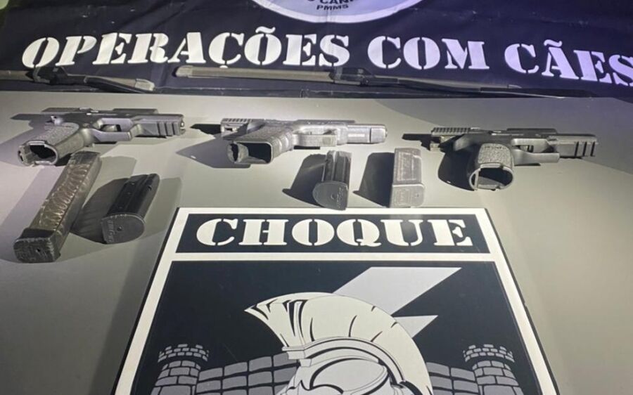Jovem que viajava para Campo Grande é presa com três pistolas e cinco carregadores na bolsa