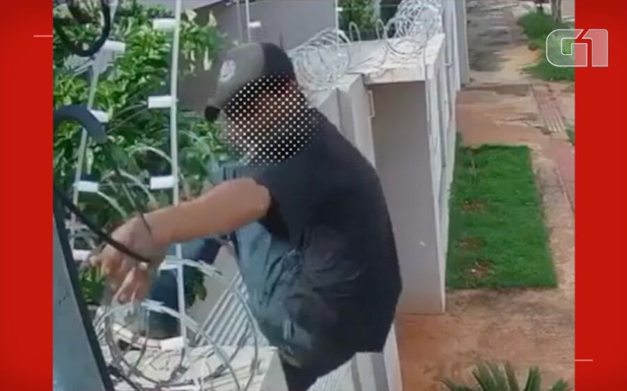 Flagrado em tentativa de assalto que viralizou na internet, ladrão mente que está com Covid 