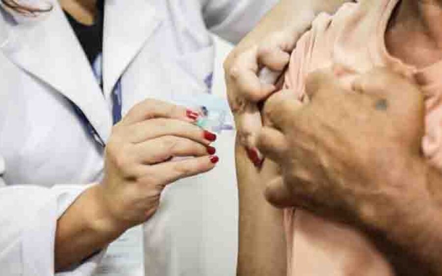 Sem novas doses, MS não tem previsão de vacinar novos grupos contra coronavírus