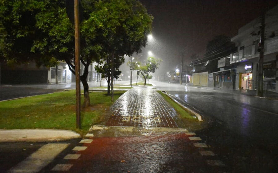 Quarta-feira de cinzas tem previsão de pancadas de chuvas e trovoadas em Coxim