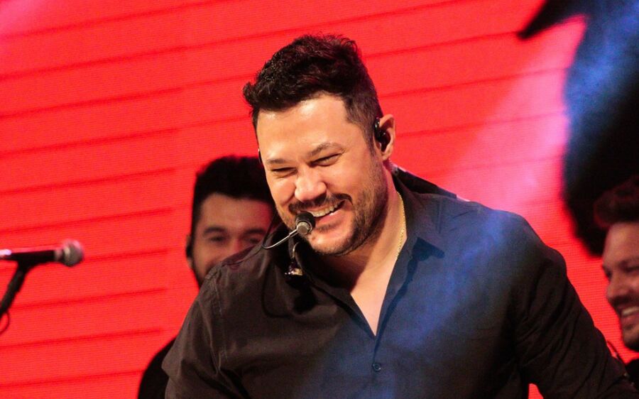 Sertanejo João Bosco testa positivo para Covid-19 e passa por exames 