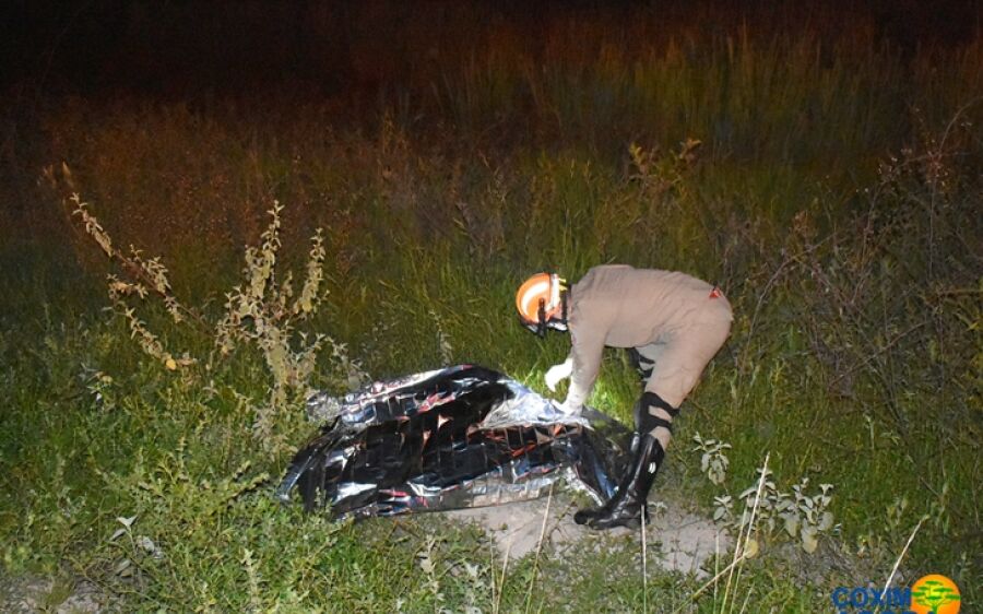 Caminhoneiro morre atropelado após parar para ajudar mulher deitada no meio da BR-163 em Coxim