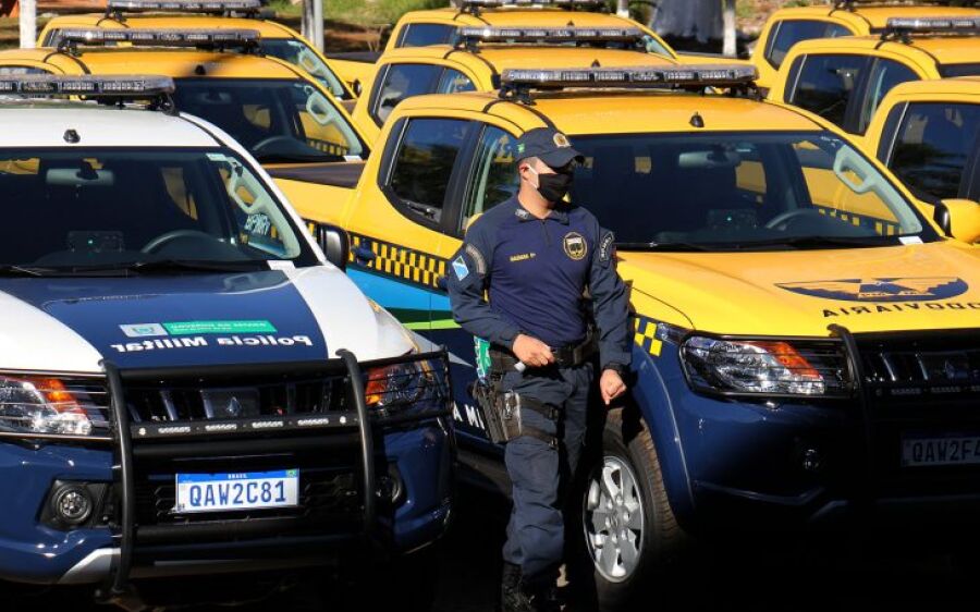 Governo de MS entrega 28 motoniveladoras e 127 viaturas nesta segunda-feira