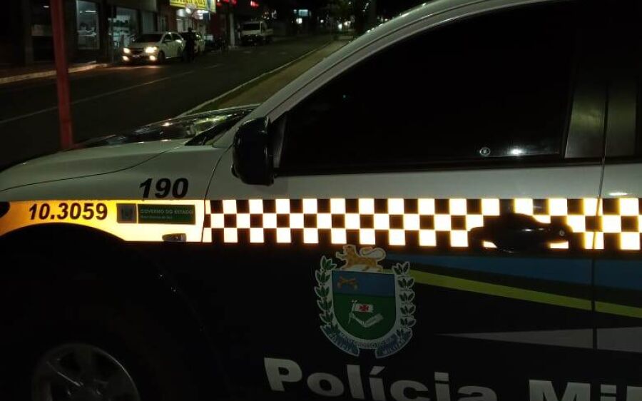 Polícia Militar realiza blitz em Coxim
