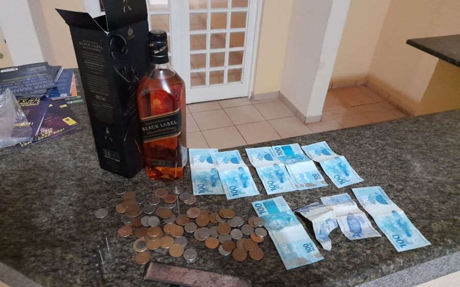 Homem é preso em flagrante por furto e posse ilegal de arma em Coxim