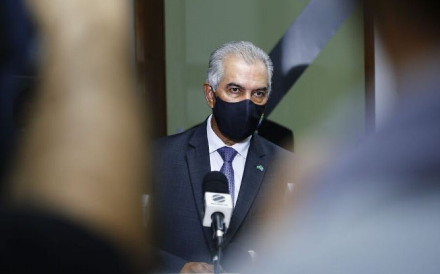 Reinaldo decreta toque de recolher às 20h e restrição aos comércios no fim de semana em MS