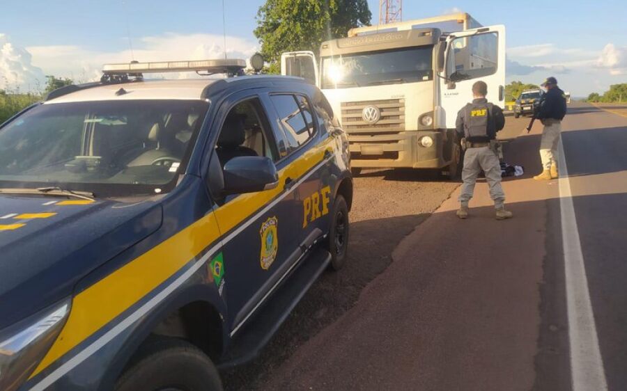 PRF recupera em Coxim (MS) caminhão de vítima de sequestro no MT