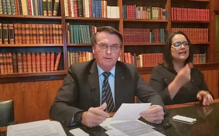 Bolsonaro anuncia data de pagamento do auxílio emergencial; confira