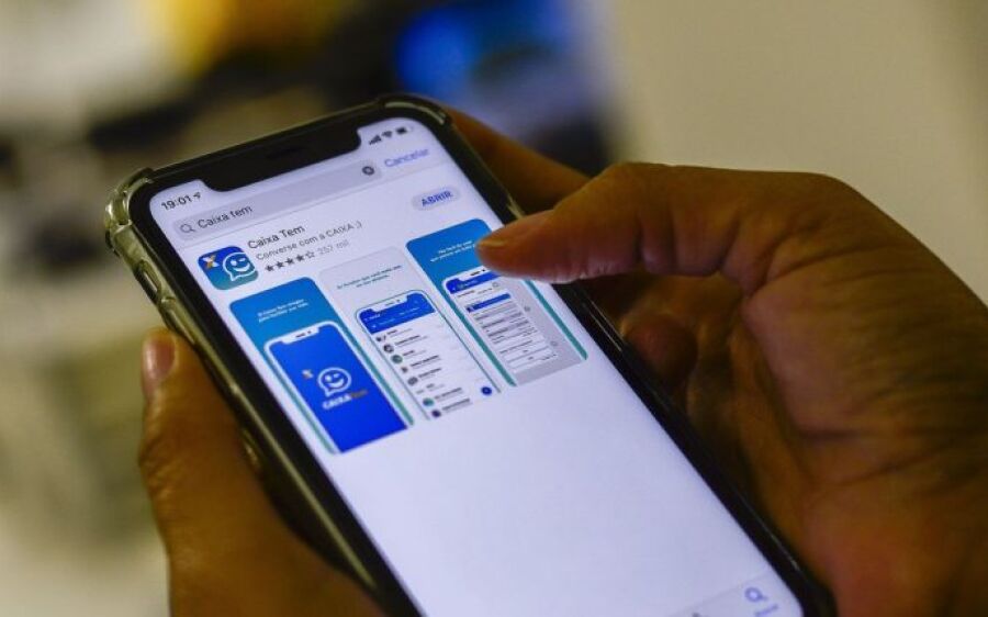 Nascidos em dezembro podem atualizar dados no Caixa Tem