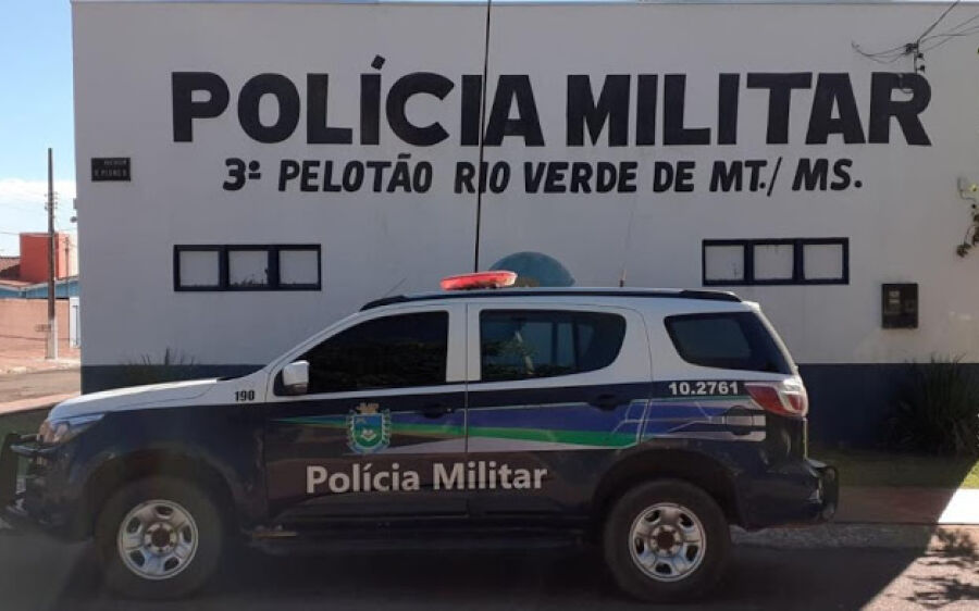 Em Rio Verde, neto ameaça avó com faca, promove quebra-quebra e acaba preso pela Polícia Militar