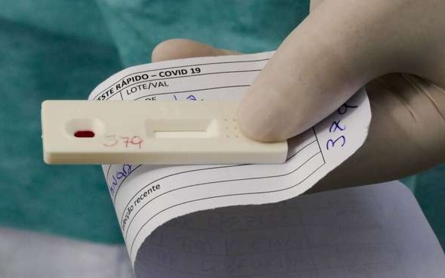 Esposa descobre traição ao visitar marido prestes a ser intubado com covid