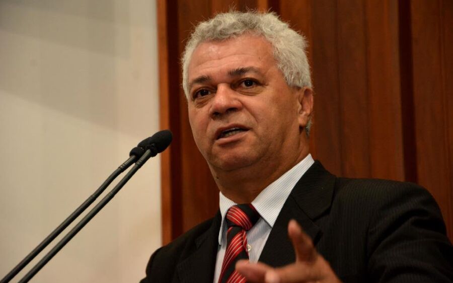 Deputado critica  reajuste na conta de energia elétrica