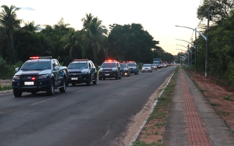 Polícia Militar participa da  alvorada festiva dos 123 anos de emancipação política de Coxim