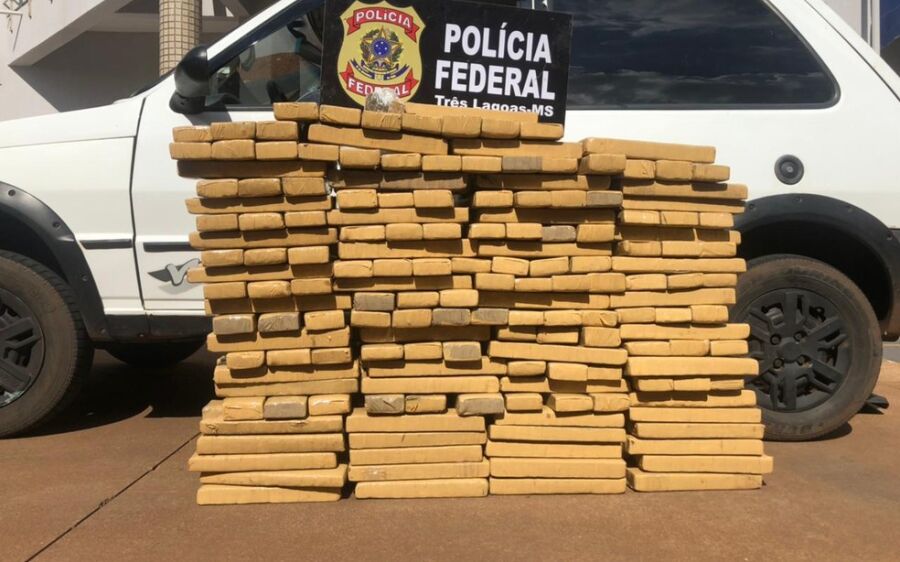 PF identifica 'batedor' e prende trio em flagrante com 245 kg de droga; eles seguiam de MS para SP