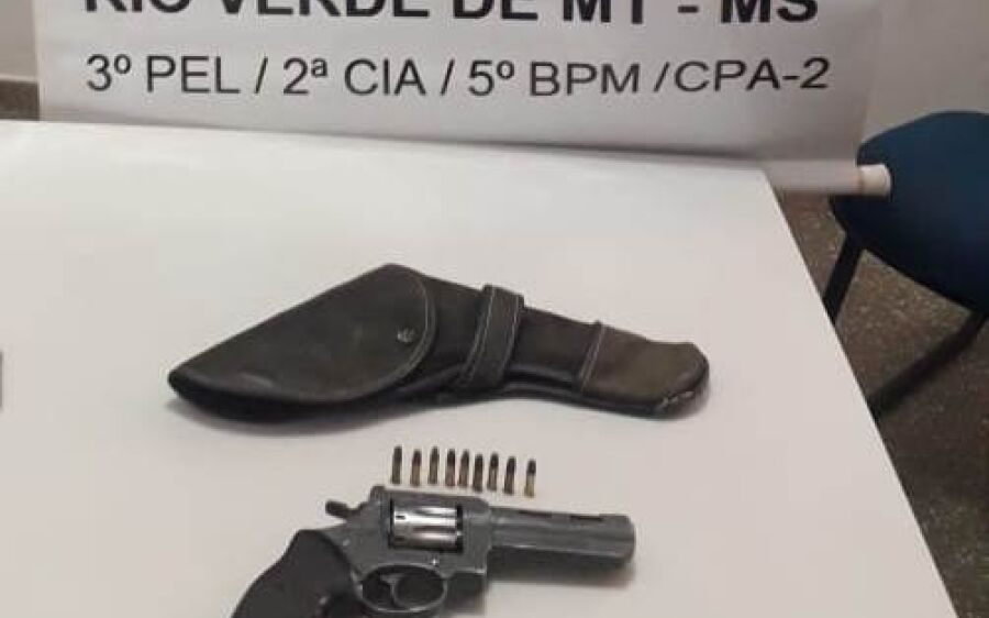 PM apreende arma de fogo e prende homem por posse irregular de arma de fogo em Rio Verde