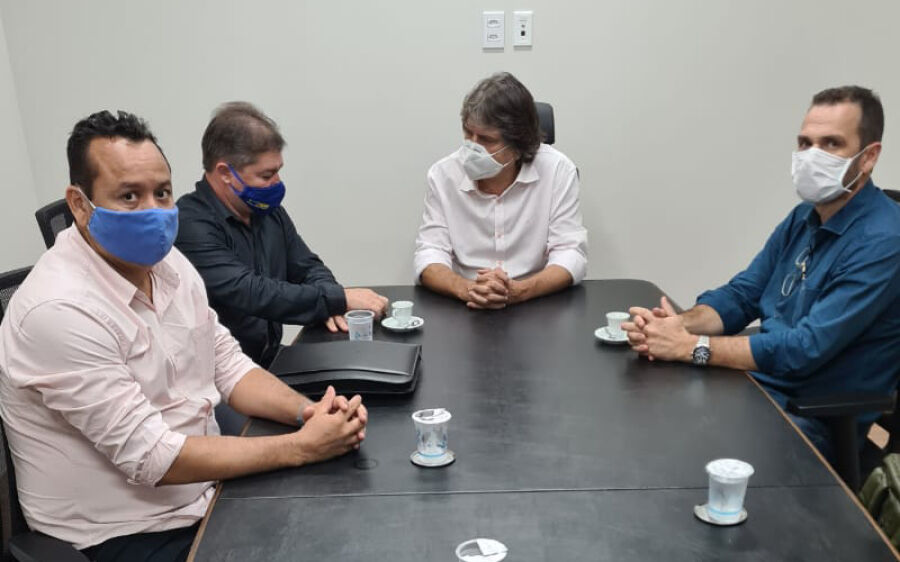 Edilson Magro e Flavio Dias  buscam apoios e visitam sistema de vacinação na capital