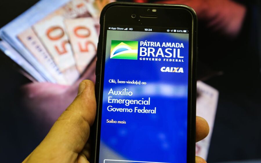 Caixa paga auxílio  emergencial a nascidos em outubro
