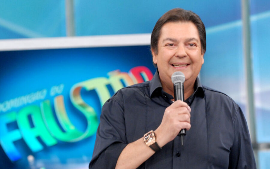 Fausto Silva acerta com a Band e assina contrato na semana que vem
