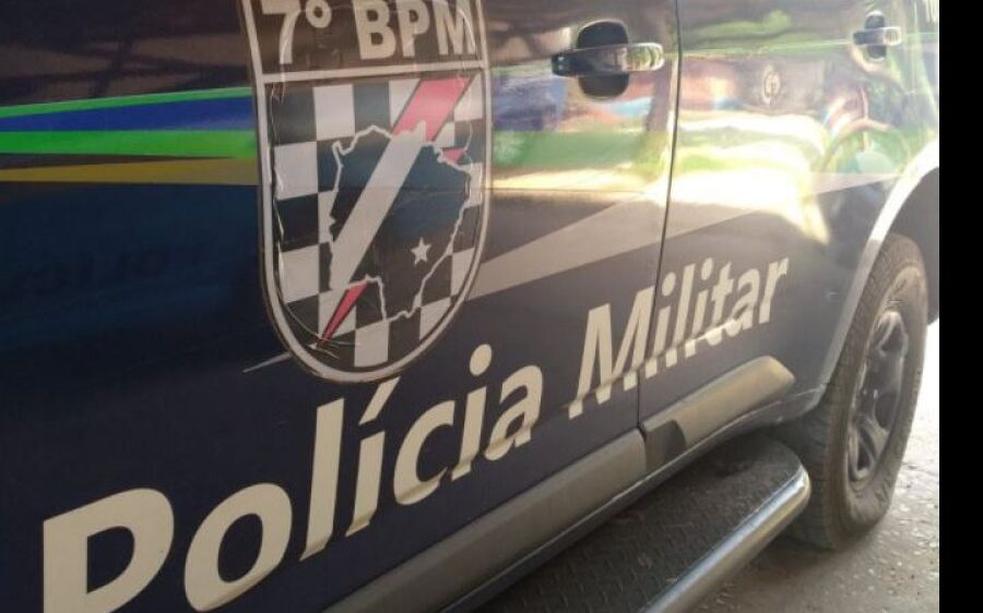 Com faca cravada na cabeça, comerciante apreende adolescente durante roubo