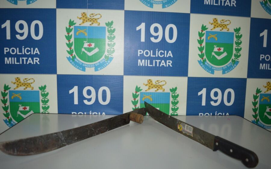 Polícia Militar prende homem transtornado por danificar patrimônio público e por tentativa 