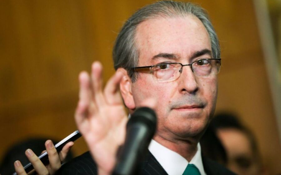 TRF-1 revoga prisão domiciliar de Cunha, que agora está livre para circular nas ruas