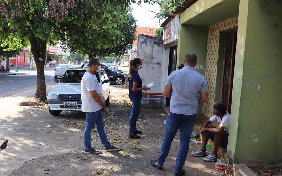 Assistência Social de Coxim aborda e dá  amparo a pessoas em situação de rua