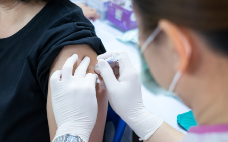 Coxim vacina 2ª dose da Coronavac e primeira dose para pessoas a partir de 40 anos