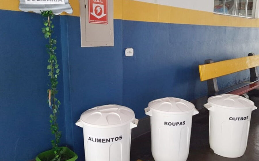 FEC realiza campanha do agasalho e alimentos em Coxim