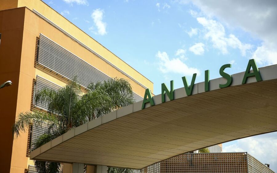 Anvisa pede à população que comunique  reações adversas de tratamentos