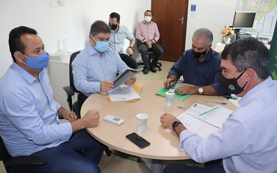 Prefeito solicita Construção do Centro de Hemodiálise e obras de infraestrutura para Coxim