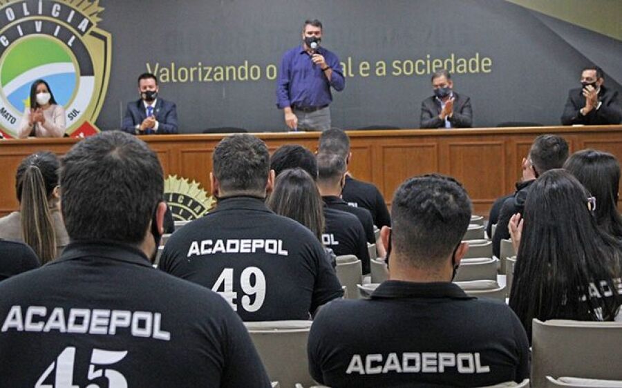 Governo amplia vagas do concurso da Polícia Civil e nomeia 225 investigadores e escrivães