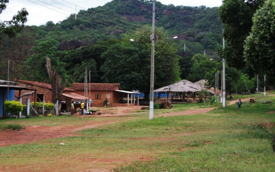 Cacique usa redes sociais para falar que até na aldeia estão fazendo festa e aglomerando