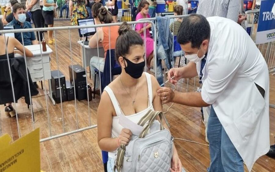 Gestantes a partir de 18 anos, com ou sem comorbidades, poderão ser vacinadas contra Covid-19 em MS