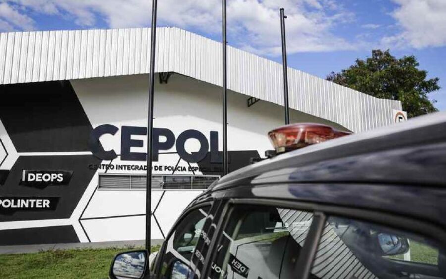 Durante festa, baderneiros tacam pedras, ameaçam vizinhos e desejam morte de bebê