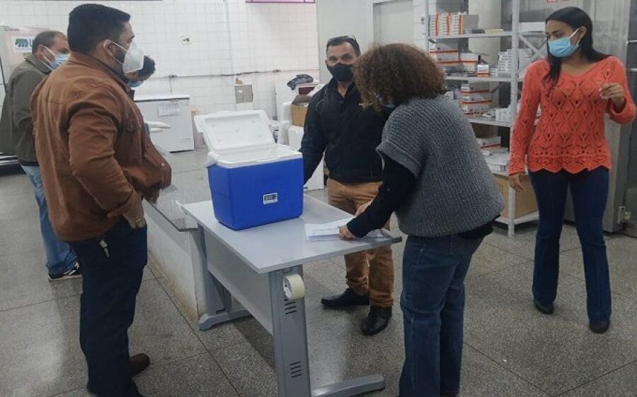 Secretaria de Estado de Saúde distribui aos municípios 97.500 doses da vacina da Astrazeneca