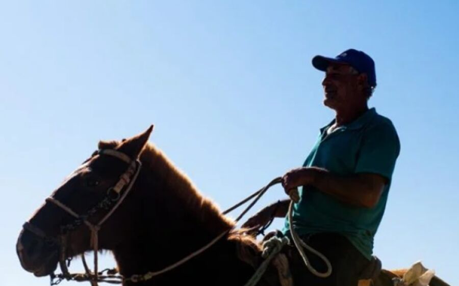 “Quem tem de ir embora é ele”, diz fazendeiro que trocou tiros com invasor em Girassol