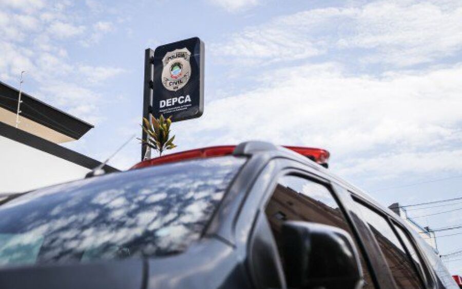 Mãe que matou bebê não demonstra arrependimento e dá gargalhada na delegacia