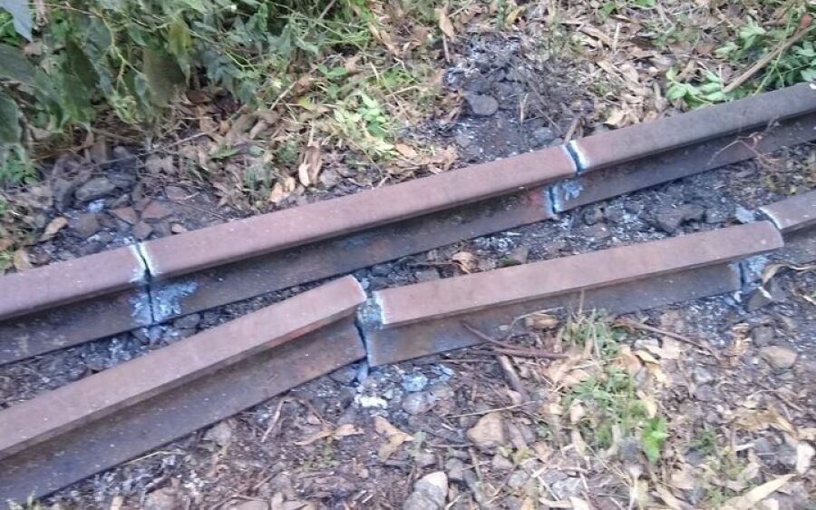 Quadrilha é presa ao ser flagrada furtando 6 toneladas de trilhos em ferrovia de MS