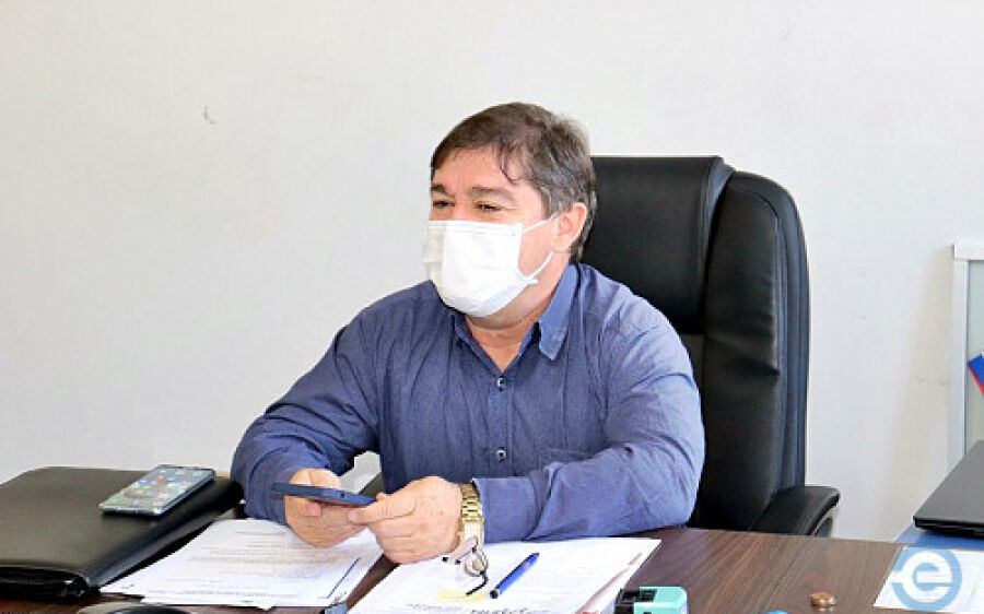 Edilson Magro decide implantar piso de agentes e reajustar dos professores