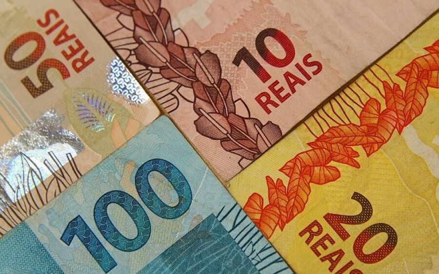 Estado deposita hoje salários dos servidores com 1ª parcela do 13º
