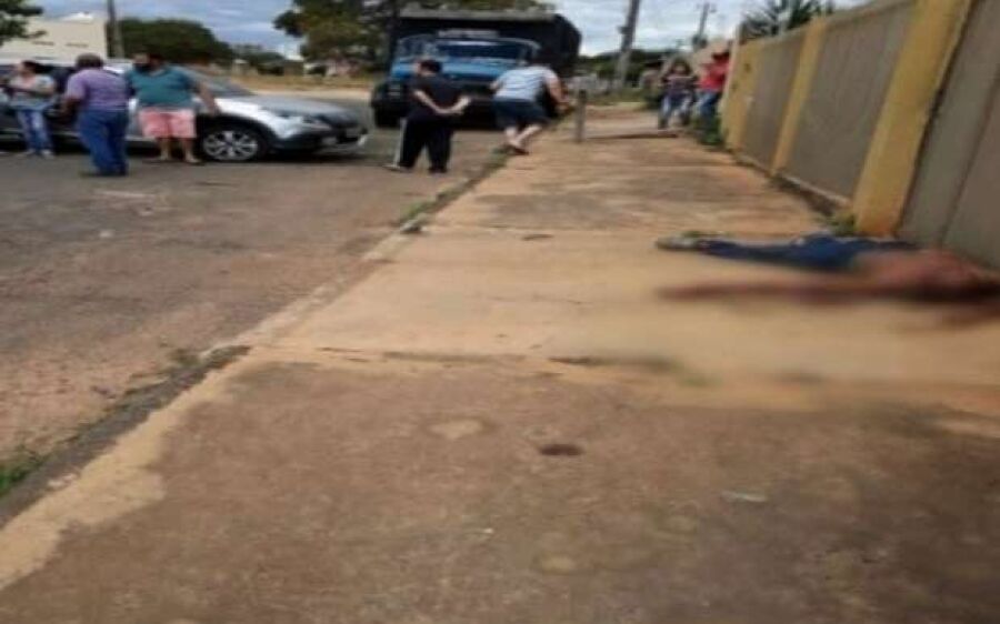 Ladrão apanha de vítima e populares até a chegada da PM em Campo Grande