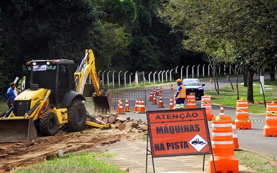 Com duas obras em execução, motoristas devem dobrar a atenção no Parque dos Poderes