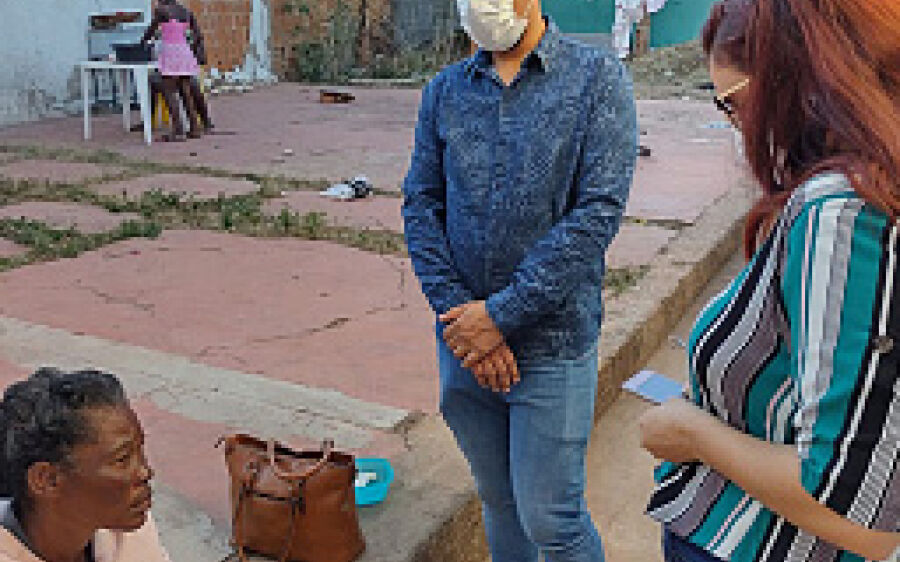 Imigrante haitiana em situação de rua é acolhida pela  Prefeitura de Coxim