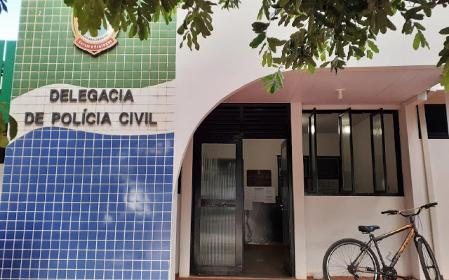 Casal não entra em  acordo em dormir juntos e troca agressões com cinto e  pedaço de vidro