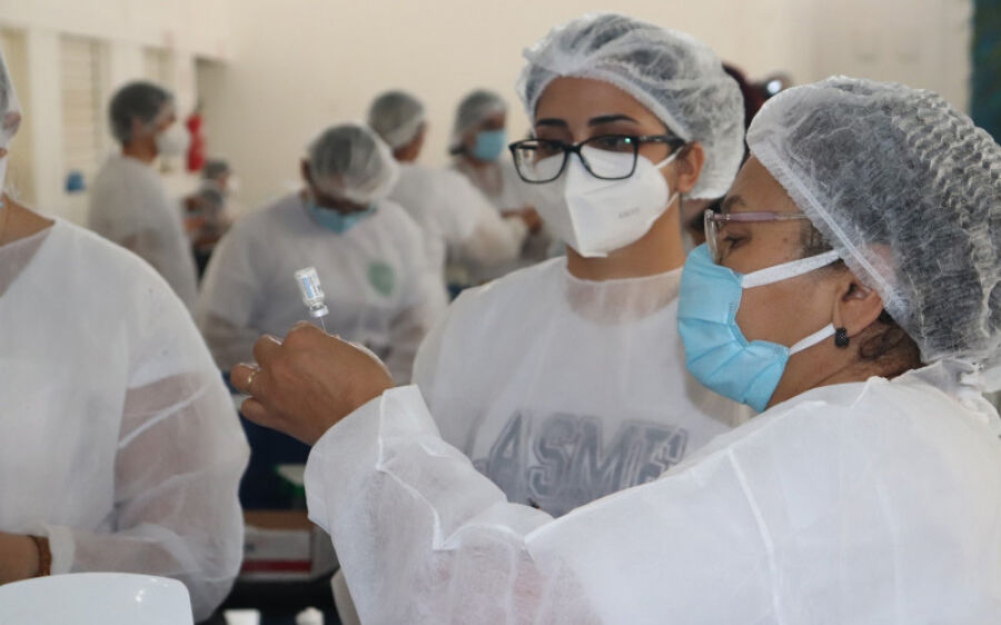Coxim vacina 580 pessoas e ultrapassa 23 mil doses aplicadas contra o Covid-19